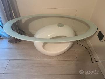 Tavolo ovale in vetro
