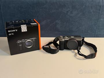 Macchina fotografica Sony A7C full frame + ob.