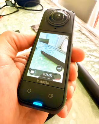 Insta360 X5 (in garanzia) + Kit Super Accessori