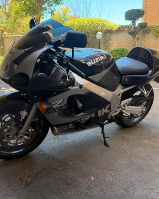 suzuki gsxr 600 srad