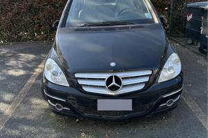 Mercedes classe b 180 cdi con motore da sostituire