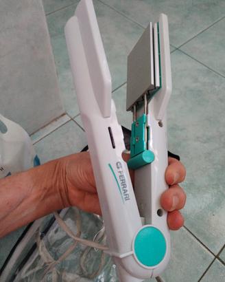piastra x capelli effetto liscio e frisee 