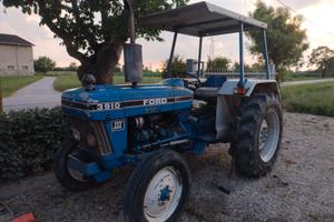 Trattore e attrezzi agricoli