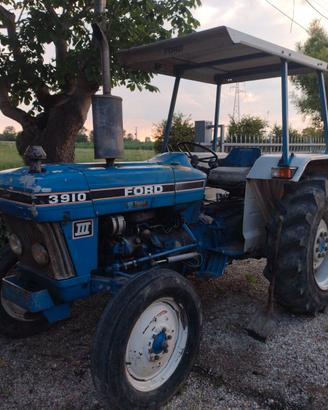 Trattore e attrezzi agricoli