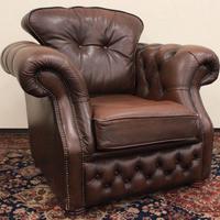 Poltrona inglese Chesterfield in pelle marrone