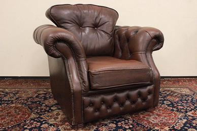 Poltrona inglese Chesterfield in pelle marrone