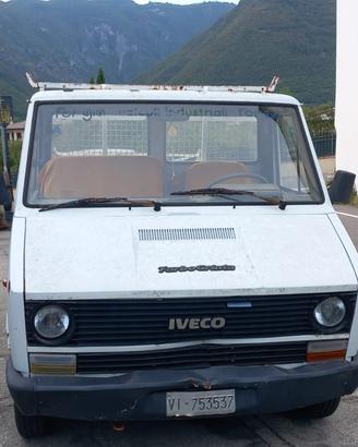 IVECO DAILY 35.8  RIBALTABILE TRILATERALE