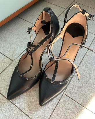 Scarpe nere da donna con tacco