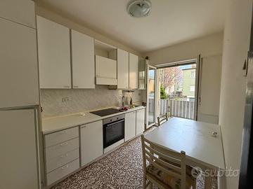 Bilocale con balcone, via glorenza bolzano
