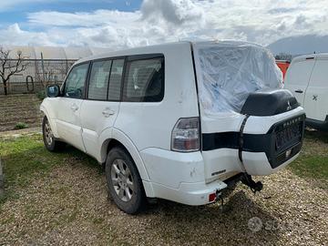 Mitsubishi Pajero 3.2 Diesel 4x4 Autom SINISTRATO