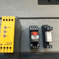 Relè di sicurezza arresto emergenza