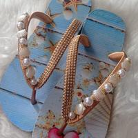 Havaianas decorate con conchiglie e Swarovski 