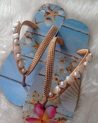 Havaianas decorate con conchiglie e Swarovski 