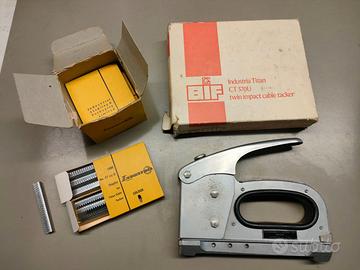 Pistola sparagraffette per fissaggio cavetti e var