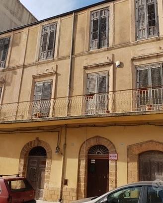 Castelvetrano, prestigioso immobile via G. Garibal