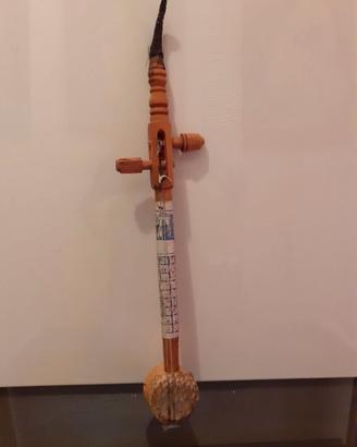 Strumento musicale a corde egiziano