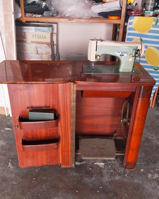 Macchina da cucire Diamant con mobile - vintage 