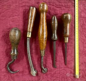 Attrezzi antichi  da sellaio -pellame