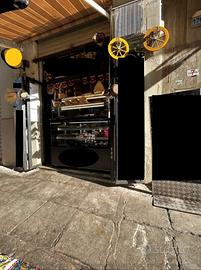Locale via Vittorio E manuele