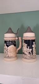 boccali in ceramica con rilievi figurativi 