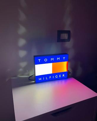 Logo Tommy Hilfilger 