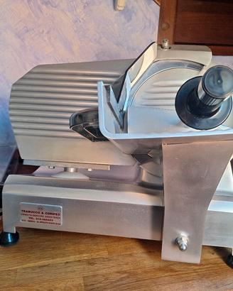 Affettatrice semi-professionale lama 22 cm