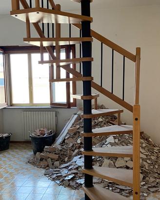 Scala a chiocciola in legno