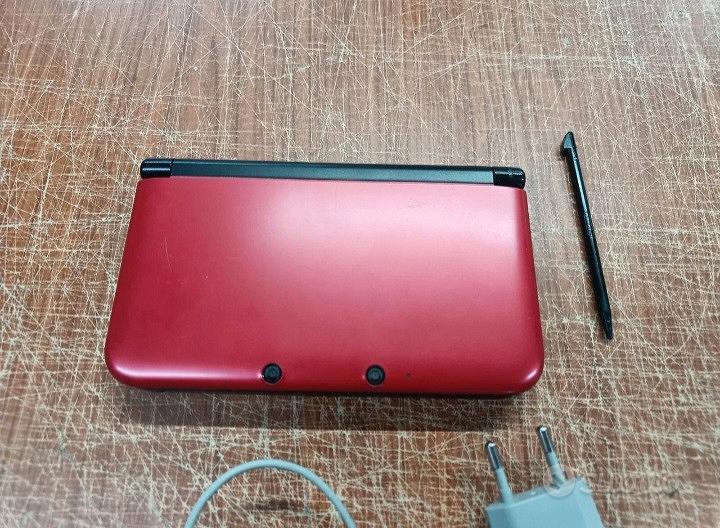 CONSOLE NINTENDO 2DS Bianca E Rossa Caricatore Scheda SD 4GB EUR 64 - Foto 8