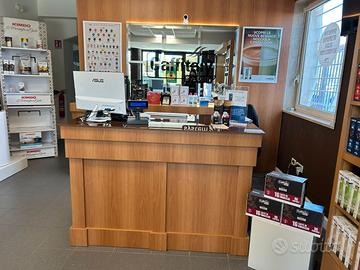 Arredamento Professionale Locale - Come Nuovo