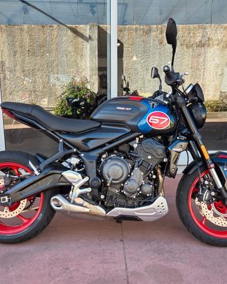 Triumph Trident 660 TRIPLE TRIBUTE EDITION