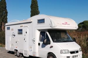 Camper Mansardato usato.
