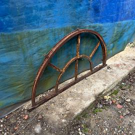 FINESTRA ANTICA MEZZA LUNA FERRO