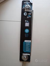 Porta asciugamani per bagno autoadesivo