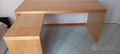  Scrivania legno chiaro con piano estraibile 