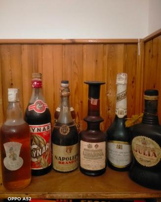 Bottiglie di liquore da collezione