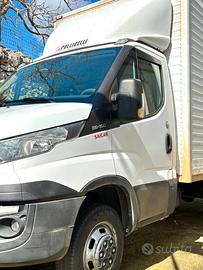 Iveco 35-150 cassonato con sponda idraulica