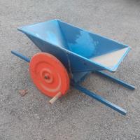 Pigiatrice manuale per uva a barella