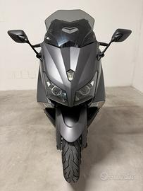Yamaha Tmax 530 step-2