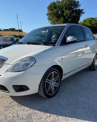 Lancia Ypsilon 1.2 Platino Bicolore
