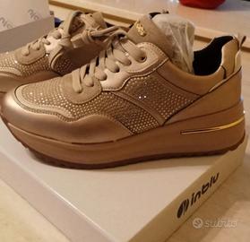 bellissime sneakers NUOVE inblu colore oro