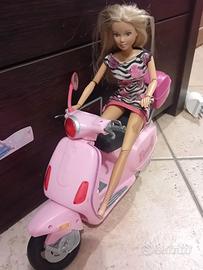 Barbie sulla vespa