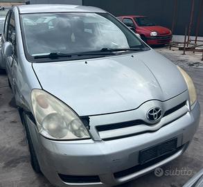 TOYOTA COROLLA per ricambi usati