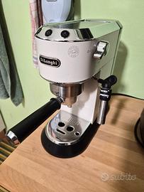 Macchina Caffè Dedica EC685
