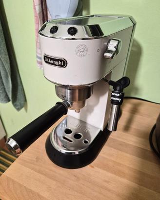 Macchina Caffè Dedica EC685