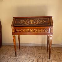 Secretaire stile Maggiolini