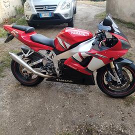 Yamaha R1 