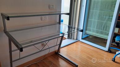 scrivania in vetro e acciaio 