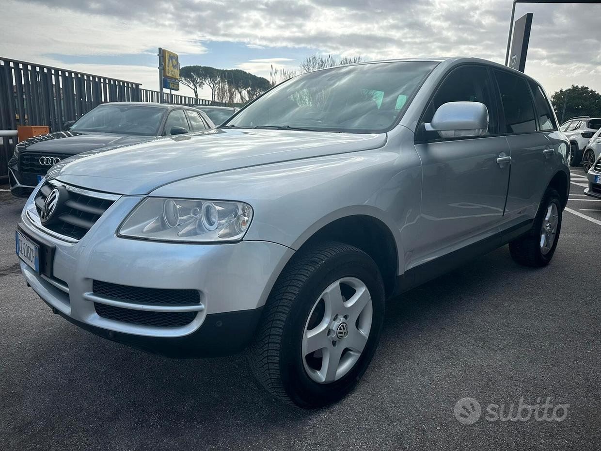 VOLKSWAGEN Touareg