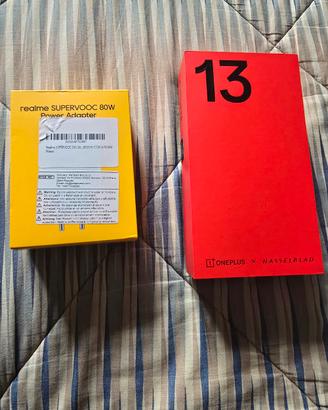 Oneplus 13 con caricatore