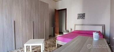 Camere arredate in centro per studentesse
